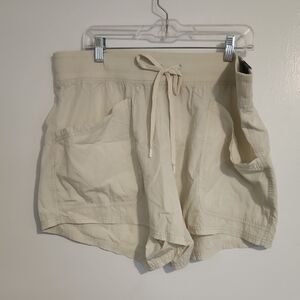 Journee Collection Women's Tan Cargo Shorts
